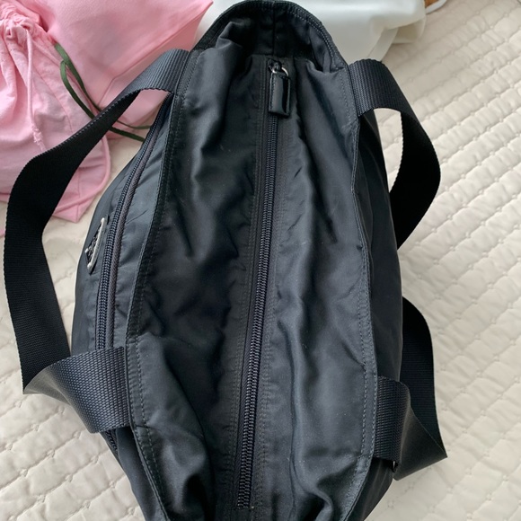 🔥 PRADA Tote 🔥 - Picture 6 of 9